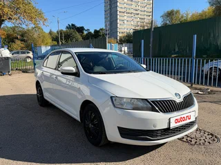 2018 Skoda Rapid I Рестайлинг, белый, 989000 рублей, вид 3