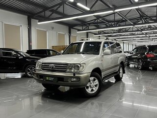 2005 Toyota Land Cruiser 100 Series Рестайлинг 2, серебристый, 2490000 рублей, вид 1
