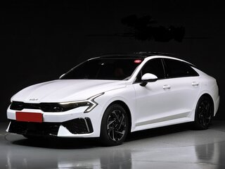 2023 Kia K5 III Рестайлинг, белый, 3000008 рублей, вид 1