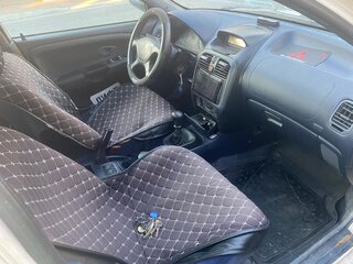 1999 Mitsubishi Carisma I Рестайлинг, белый, 220000 рублей, вид 5