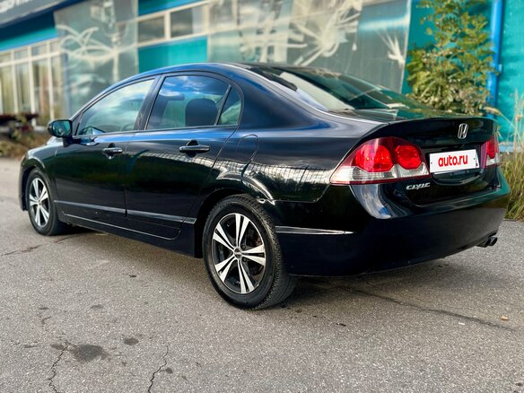 2009 Honda Civic VIII Рестайлинг, чёрный, 400000 рублей - вид 6