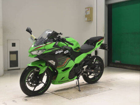 2024 Kawasaki Ninja 400, зелёный, 620000 рублей, вид 4