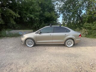 2015 Volkswagen Polo V Рестайлинг, бежевый, 750000 рублей, вид 5
