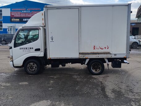2004 Toyota Dyna, белый, 2200000 рублей, вид 4