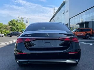2025 Mercedes-Benz E-Класс Long 300 L VI (W214, S214), чёрный, 7800000 рублей, вид 5