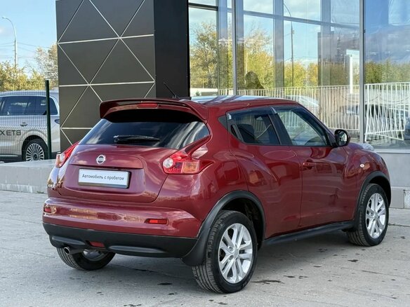 2011 Nissan Juke I, красный, 970000 рублей - вид 4