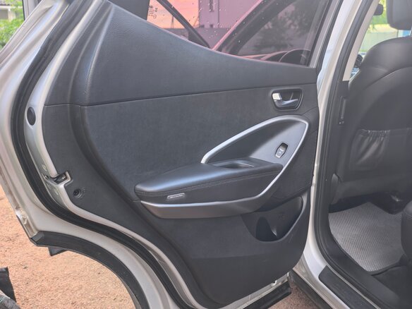 2018 Hyundai Santa Fe III Рестайлинг, серебристый, 2350000 рублей - вид 17