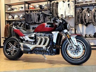 2023 Triumph Rocket 3, красный, 2990000 рублей, вид 2