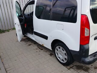 2010 Peugeot Partner II, белый, 480000 рублей, вид 2