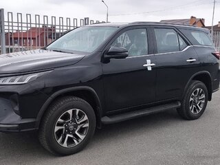 2022 Toyota Fortuner II Рестайлинг, чёрный, 6990000 рублей, вид 3