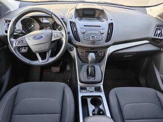 2017 Ford Kuga II Рестайлинг, белый, 1690000 рублей, вид 4
