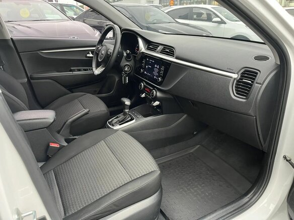 2021 Kia Rio IV Рестайлинг, белый, 1849000 рублей - вид 22