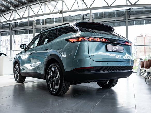 2026 Omoda C7, зелёный, 3499000 рублей - вид 5