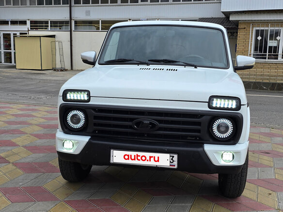 2012 Lada (ВАЗ) 2121 (4x4) I Рестайлинг, белый, 450000 рублей - вид 2