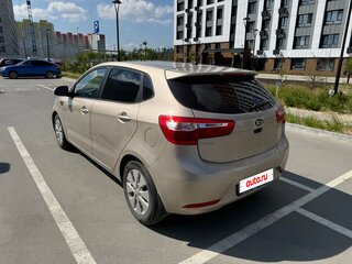 2013 Kia Rio 4-speed III, бежевый, 930000 рублей, вид 4