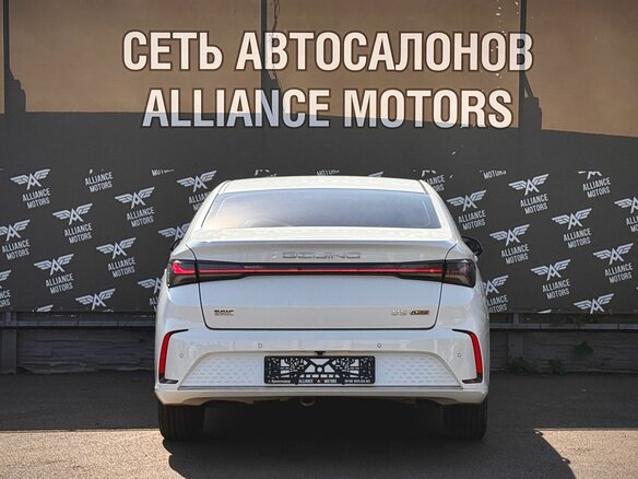 2023 BAIC U5 Plus, белый - вид 5