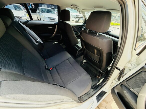 2011 BMW 1 серии 116i I (E81/E82/E87/E88) Рестайлинг, белый, 805000 рублей - вид 18