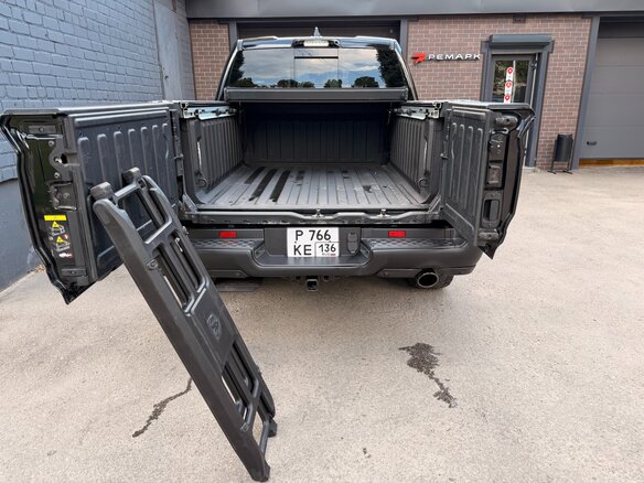 2023 Ram 1500 Quad Cab V, чёрный - вид 10