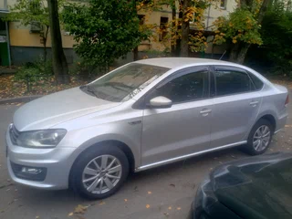 2016 Volkswagen Polo V Рестайлинг, серебристый, 930000 рублей, вид 4