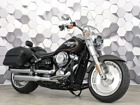 2019 Harley-Davidson Fat Boy, серый, 1977000 рублей, вид 1