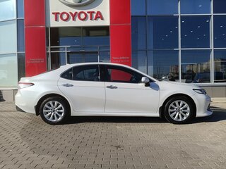 2019 Toyota Camry VIII (XV70), белый, 3360000 рублей, вид 4