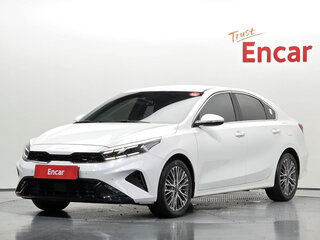 2022 Kia K3 II Рестайлинг, белый, 1450000 рублей, вид 1