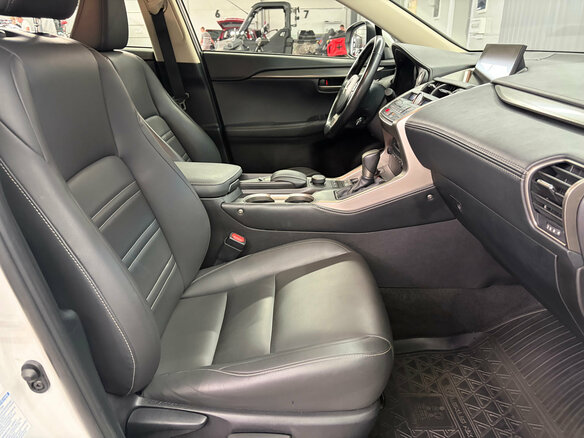 2017 Lexus NX 200 I Рестайлинг, белый - вид 14