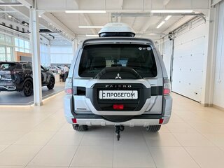 2015 Mitsubishi Pajero IV Рестайлинг 2, серебристый, 2899900 рублей, вид 5