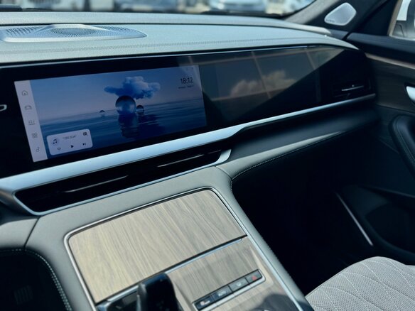 2026 Geely Monjaro I Рестайлинг, белый - вид 17