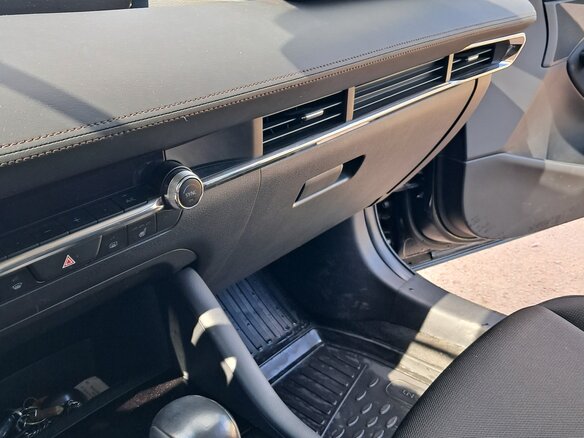 2022 Mazda 3 IV (BP), чёрный, 3680000 рублей - вид 17