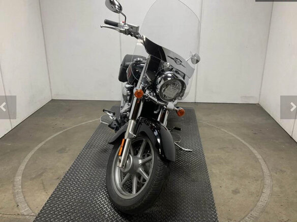 2017 Suzuki Boulevard C90, чёрный, 890000 рублей - вид 3