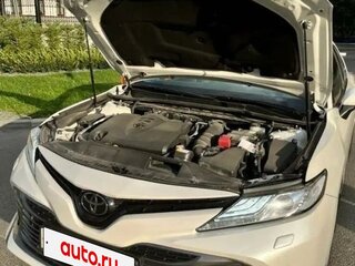 2018 Toyota Camry VIII (XV70), белый, 3200000 рублей, вид 3