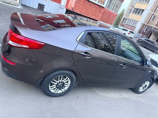 2015 Kia Rio III Рестайлинг, коричневый, 1050000 рублей, вид 3