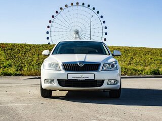 2013 Skoda Octavia II (A5) Рестайлинг, белый, 1050000 рублей, вид 3