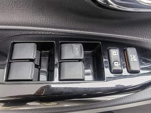 2022 Toyota Yaris L X XP150 Рестайлинг, белый, 1050202 рублей - вид 12
