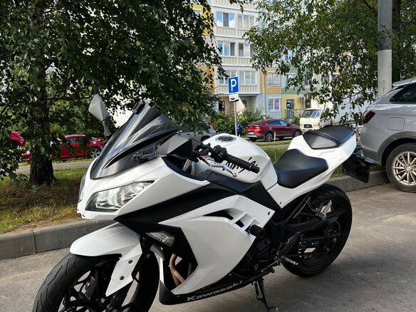 2014 Kawasaki Ninja 300, белый - вид 2