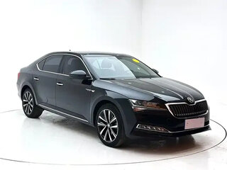 2023 Skoda Superb III Рестайлинг, чёрный, 1950300 рублей, вид 3
