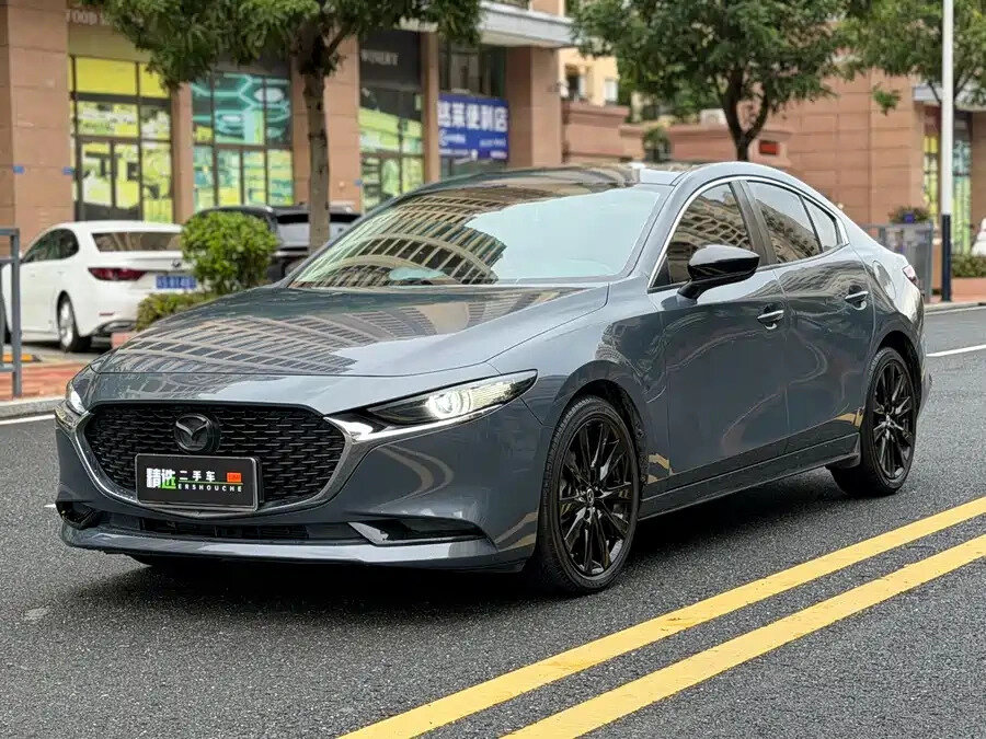 Открыть фотографии: Mazda 3 IV (BP)