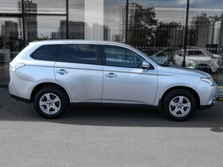 2013 Mitsubishi Outlander III, серебристый, 949000 рублей, вид 4
