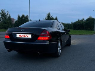 2004 Mercedes-Benz E-Класс 320 III (W211, S211), чёрный, 855000 рублей, вид 4
