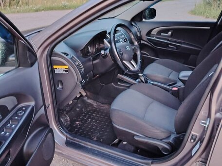 2010 Kia Ceed I Рестайлинг, бежевый, 790000 рублей, вид 5