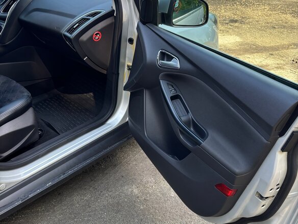 2011 Ford Focus III, серебристый, 800000 рублей - вид 16