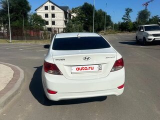 2013 Hyundai Solaris I, белый, 800000 рублей, вид 3