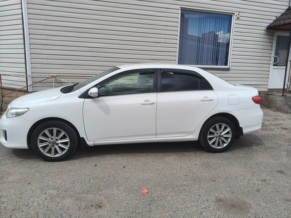 2011 Toyota Corolla X (E140, E150) Рестайлинг, белый, 1100000 рублей - вид 3