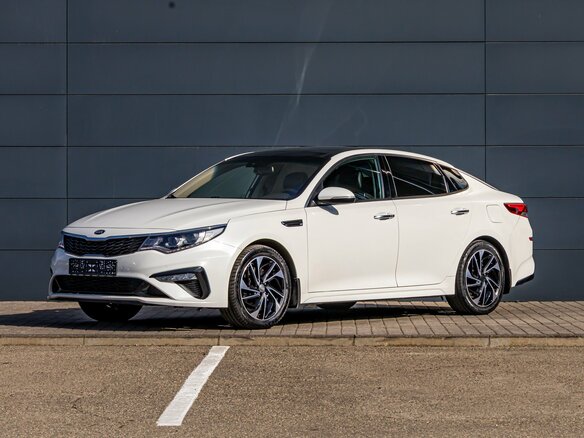 2018 Kia Optima IV Рестайлинг, белый, 1695000 рублей