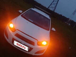 2014 Chevrolet Aveo II, белый, 400000 рублей, вид 3