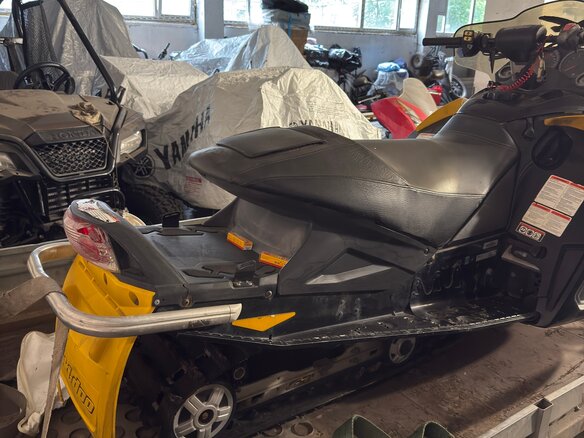 2005 BRP Ski-Doo Mach Z, жёлтый, 550000 рублей - вид 2