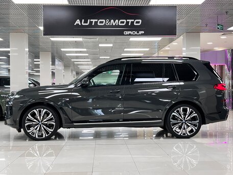 2026 BMW X7 40d I (G07) Рестайлинг, серый, 18499000 рублей, вид 4