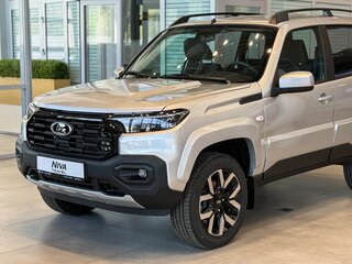 2026 Lada (ВАЗ) Niva Travel I Рестайлинг, серебристый, 1834000 рублей, вид 2