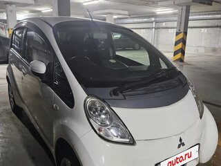 2010 Mitsubishi i-MiEV, белый, 650000 рублей, вид 2